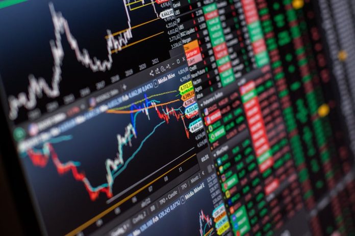 The Tech Sector's Fracture: Hardware Soars as Software Stumbles Amid Geopolitical Tensions | revuemuscle.com