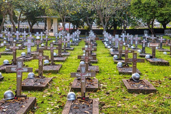 Commemoration of Fallen Heroes at Kulon Progo’s Giripeni Cemetery | revuemuscle.com